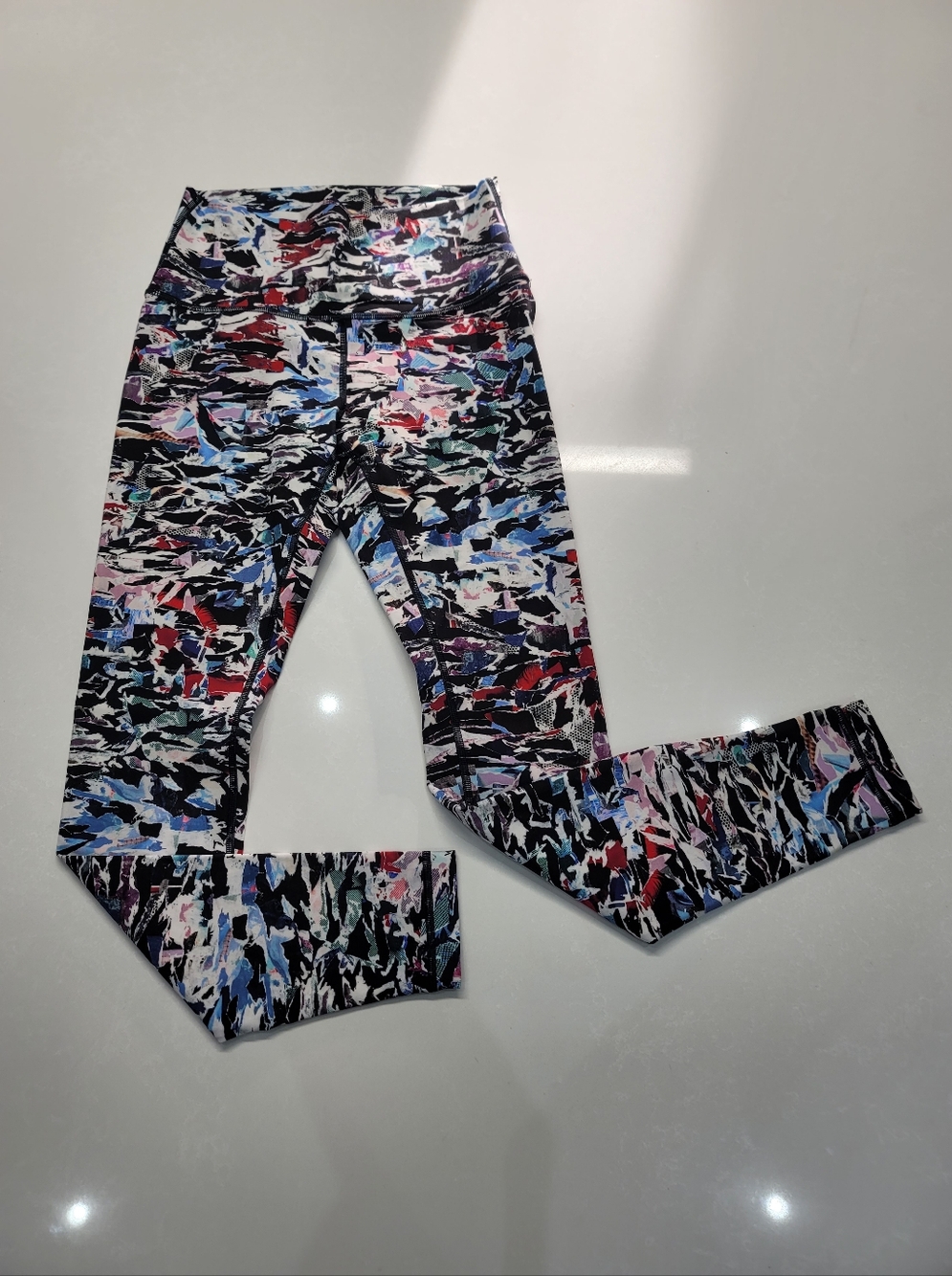 Lululemon Unique Print Leggings Size 6